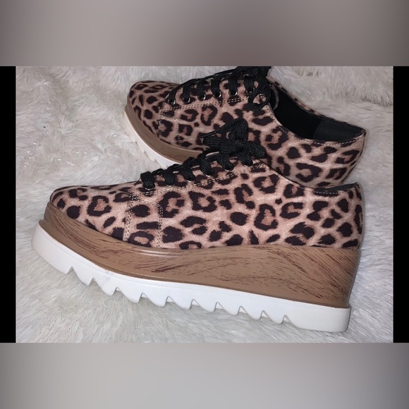 Qupid Women’s Animal Print Platform Sneakers Sz 6 (All Man Made Material) NWOB - Picture 9 of 10